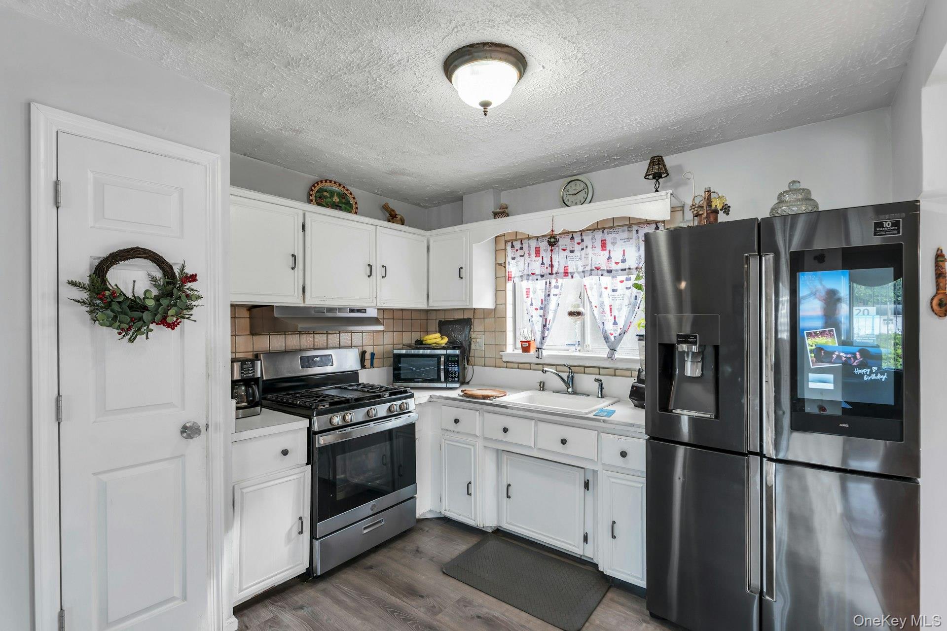 #8 photo, 15 Abbey Lane, Bay Shore , NY 11706