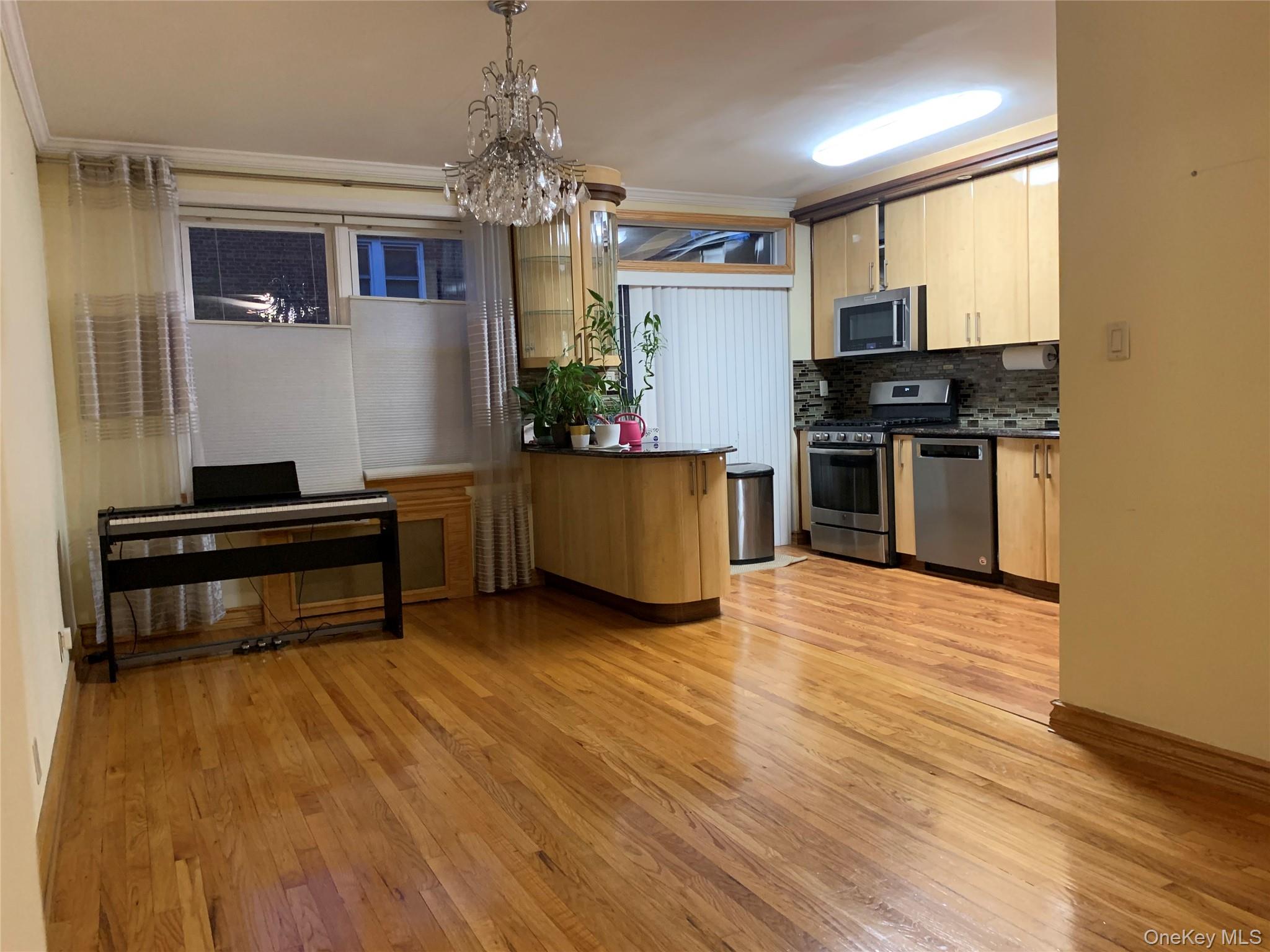 #5 photo, 7285 YELLOWSTONE BLVD, Forest Hills , NY 11375