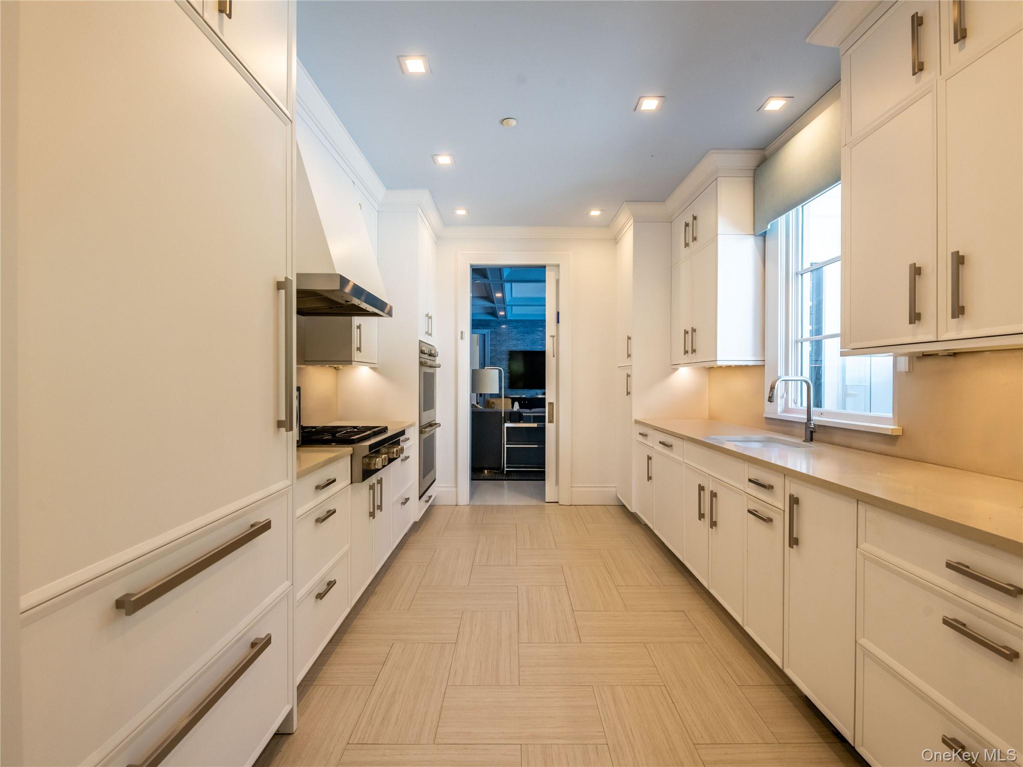 #10 photo, 16 Ridge Drive, Great Neck , NY 11021