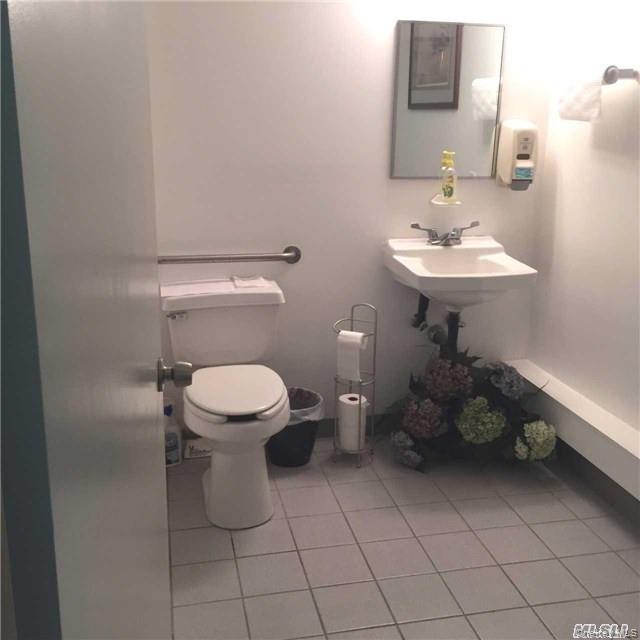 #8 photo, 373 Main Street, サフォーク郡 Center Moriches , NY 11934