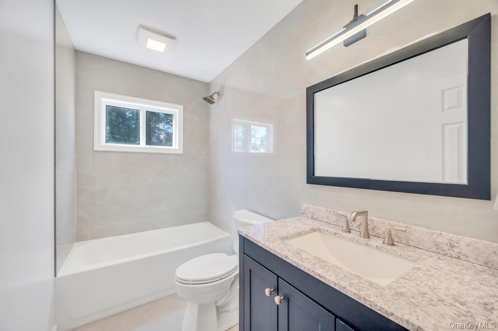 #11 photo, 23 Avenue I, Farmingdale , NY 11735