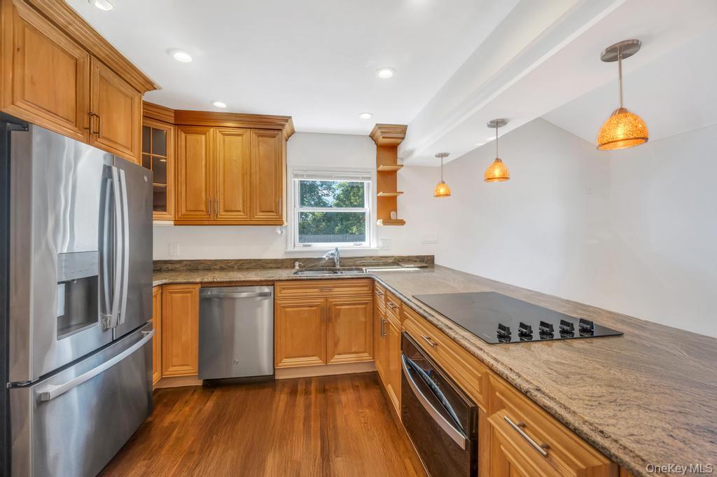 #3 photo, 23 Avenue I, Farmingdale , NY 11735