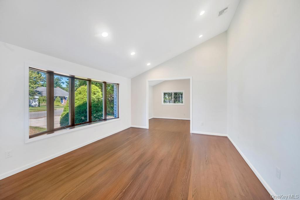 #4 photo, 23 Avenue I, Farmingdale , NY 11735