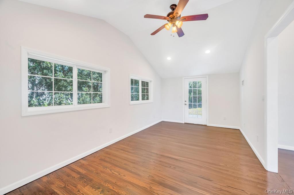 #6 photo, 23 Avenue I, Farmingdale , NY 11735