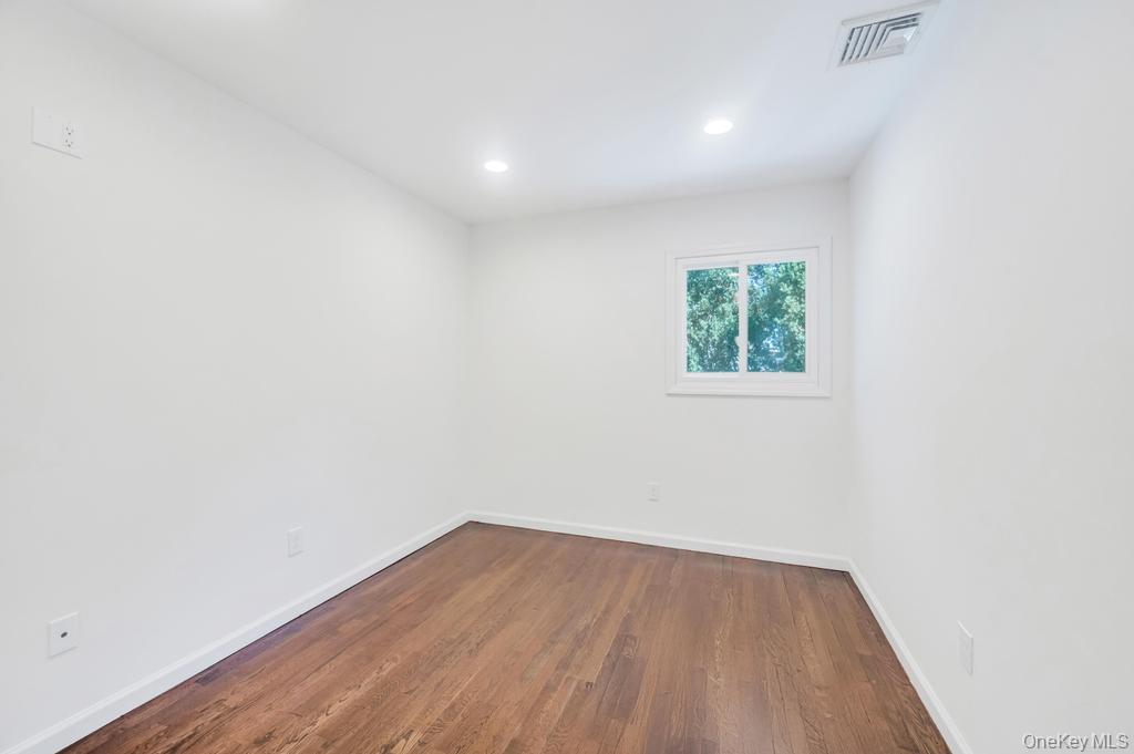 #8 photo, 23 Avenue I, Farmingdale , NY 11735