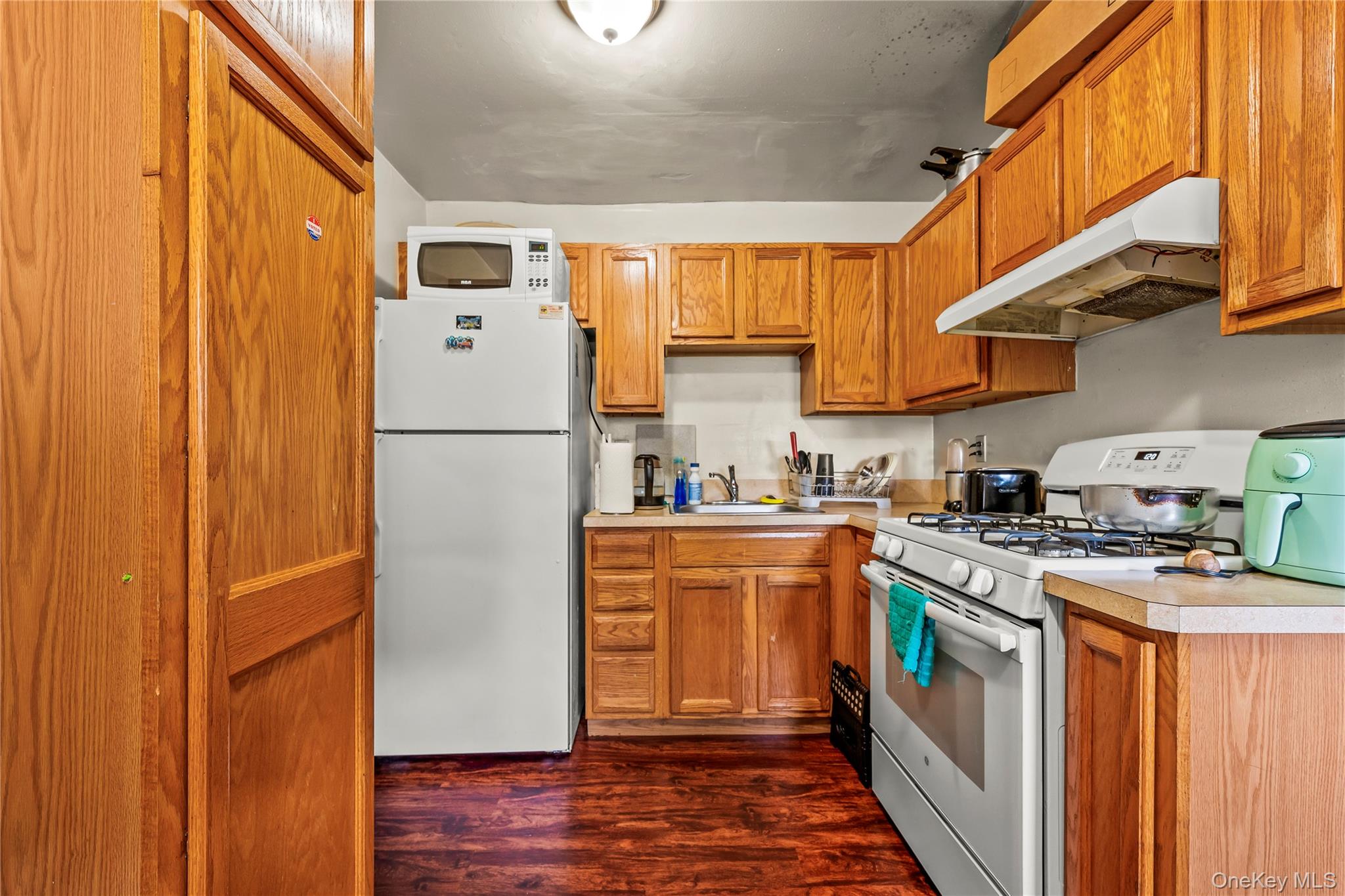 #17 photo, 200 Lowndes Avenue, Huntington , NY 11746