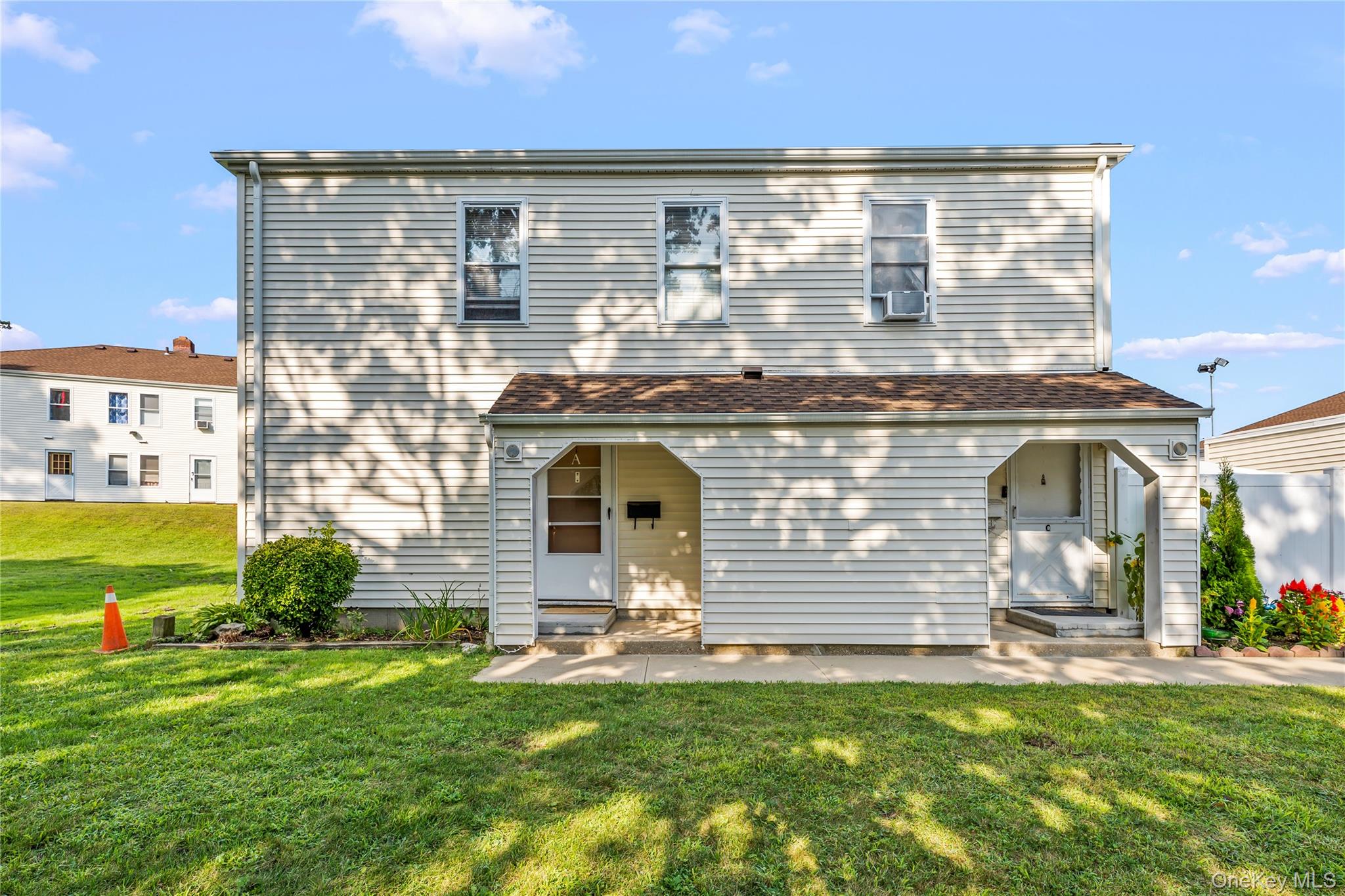 #2 photo, 200 Lowndes Avenue, Huntington , NY 11746