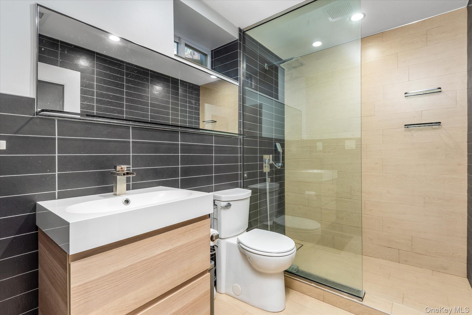 #19 photo, 61-18 56th Drive, Maspeth , NY 11378