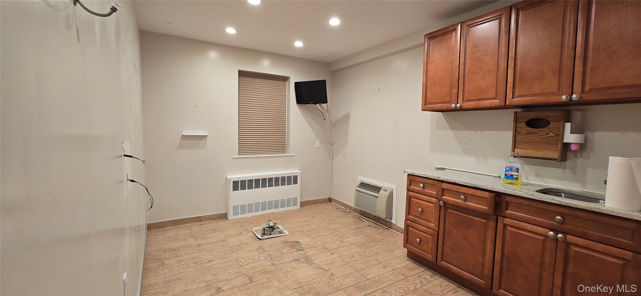 #8 photo, 32-32 Francis Lewis Boulevard, Flushing , NY 11358