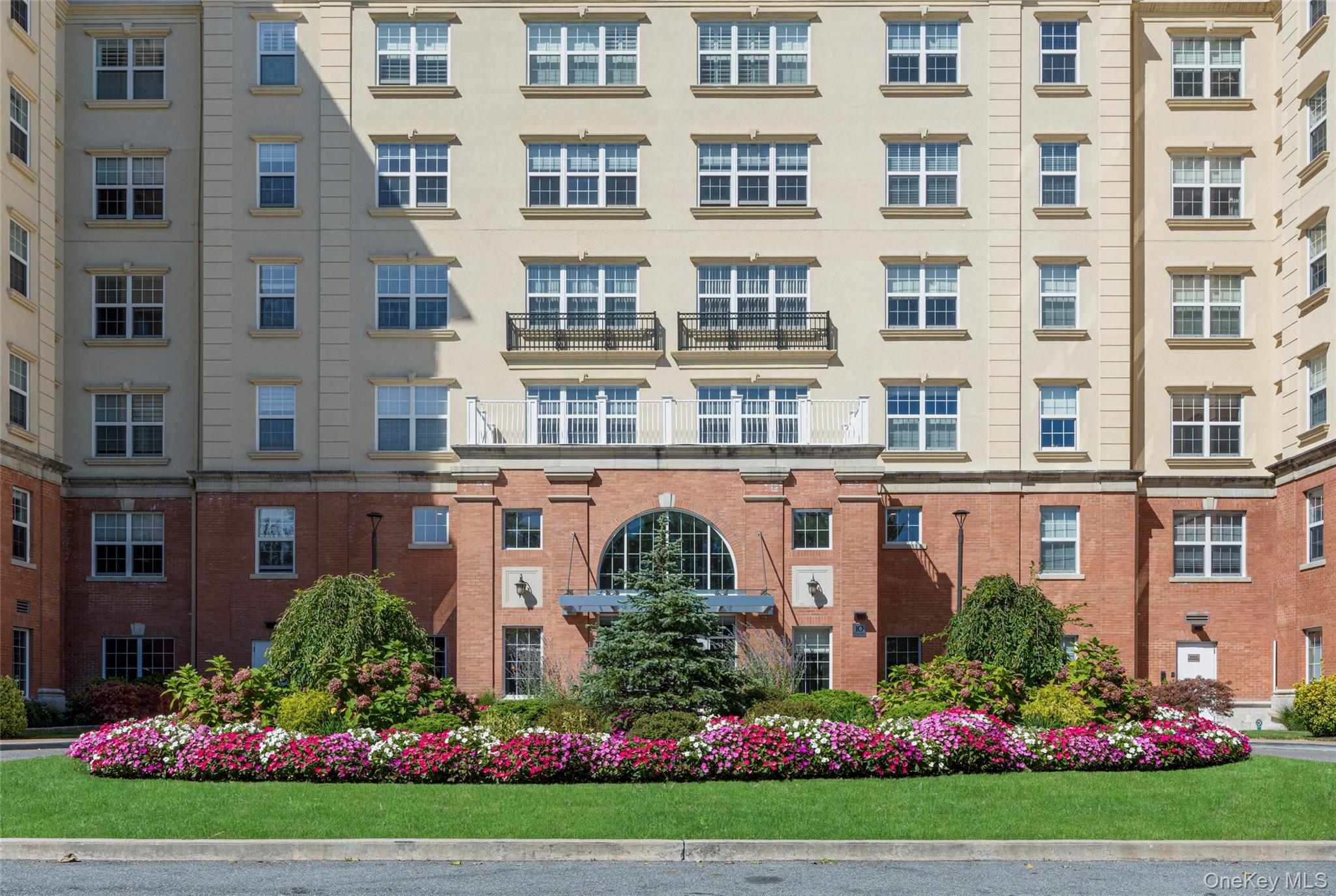 #1 photo, 10 Byron Place, Larchmont , NY 10538