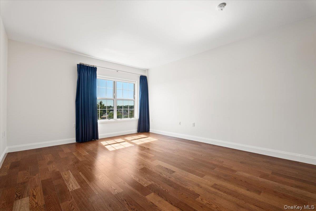 #12 photo, 10 Byron Place, Larchmont , NY 10538