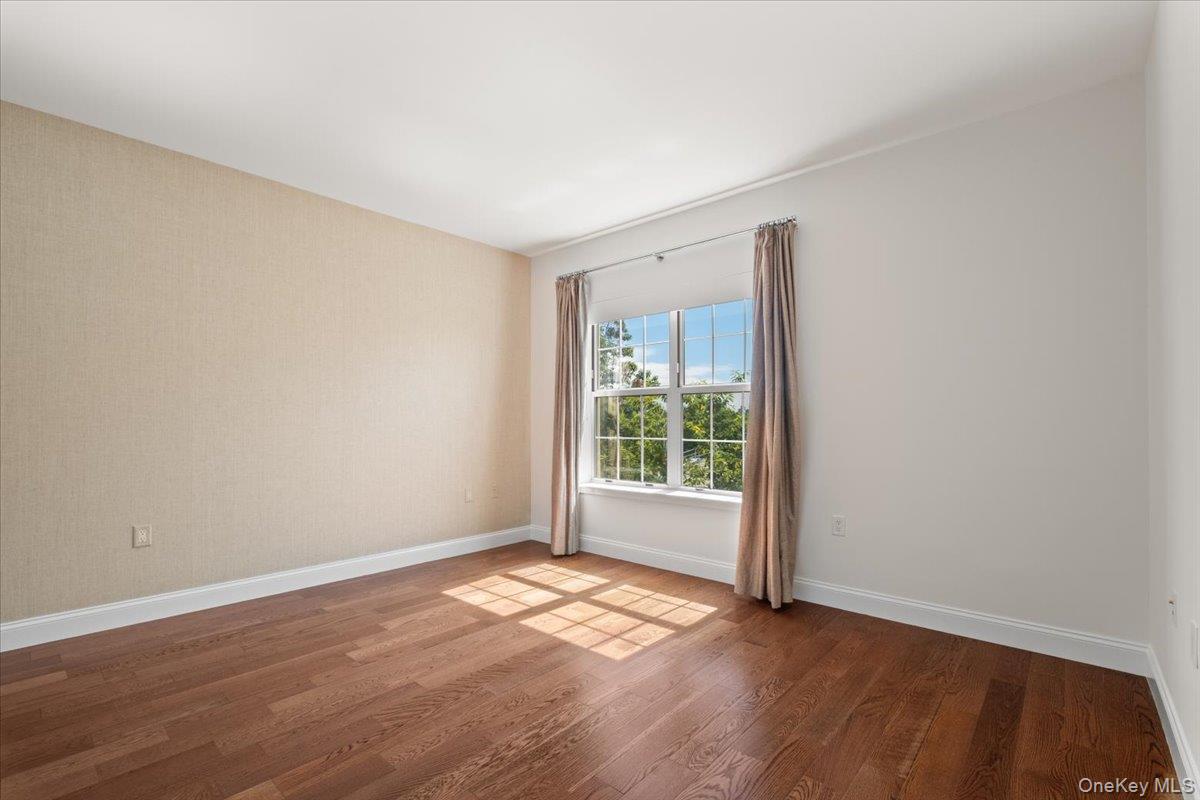 #13 photo, 10 Byron Place, Larchmont , NY 10538