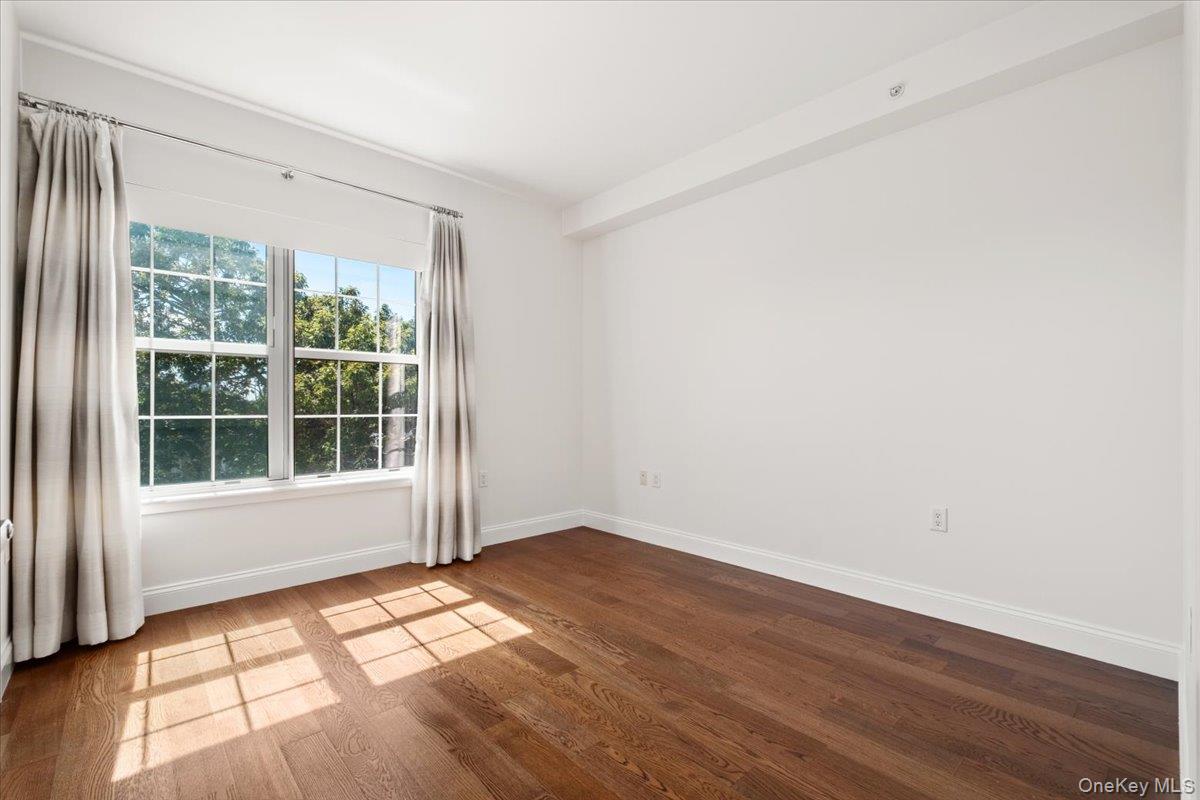 #19 photo, 10 Byron Place, Larchmont , NY 10538