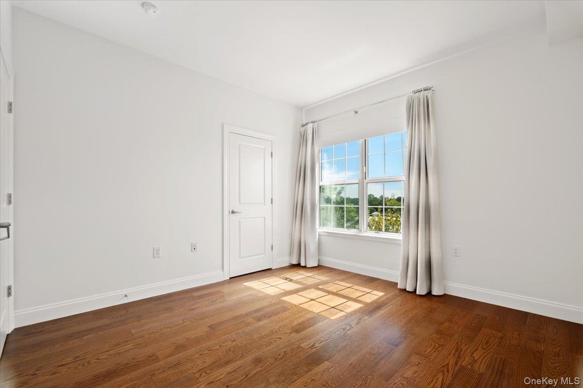 #20 photo, 10 Byron Place, Larchmont , NY 10538