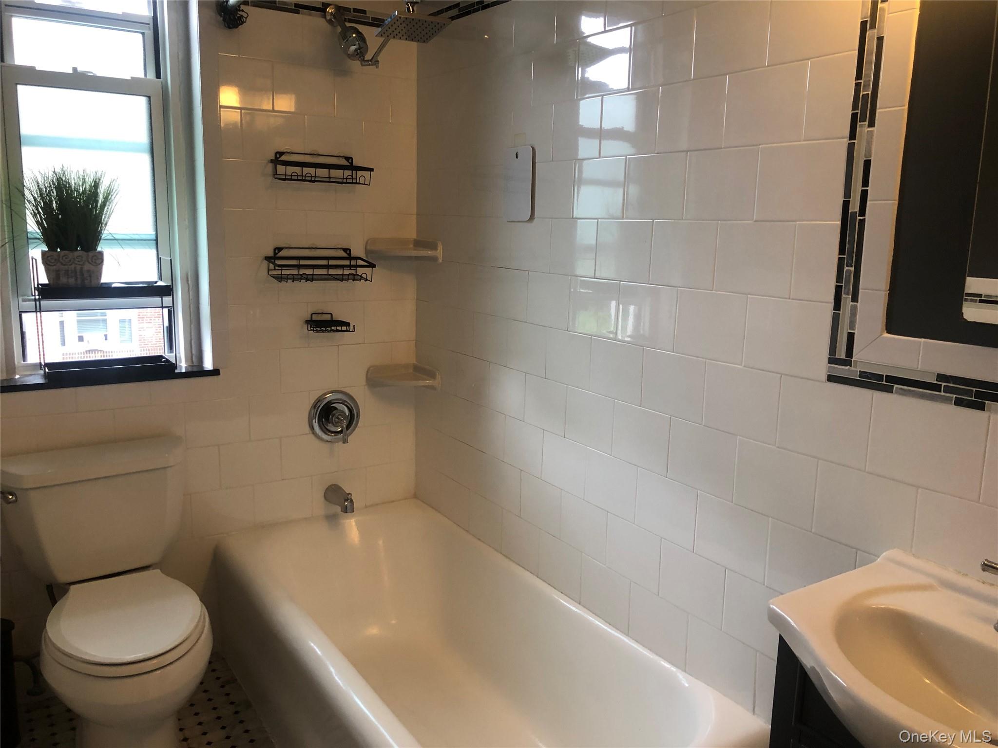 #10 photo, 1470 Midland Avenue, Bronxville , NY 10708