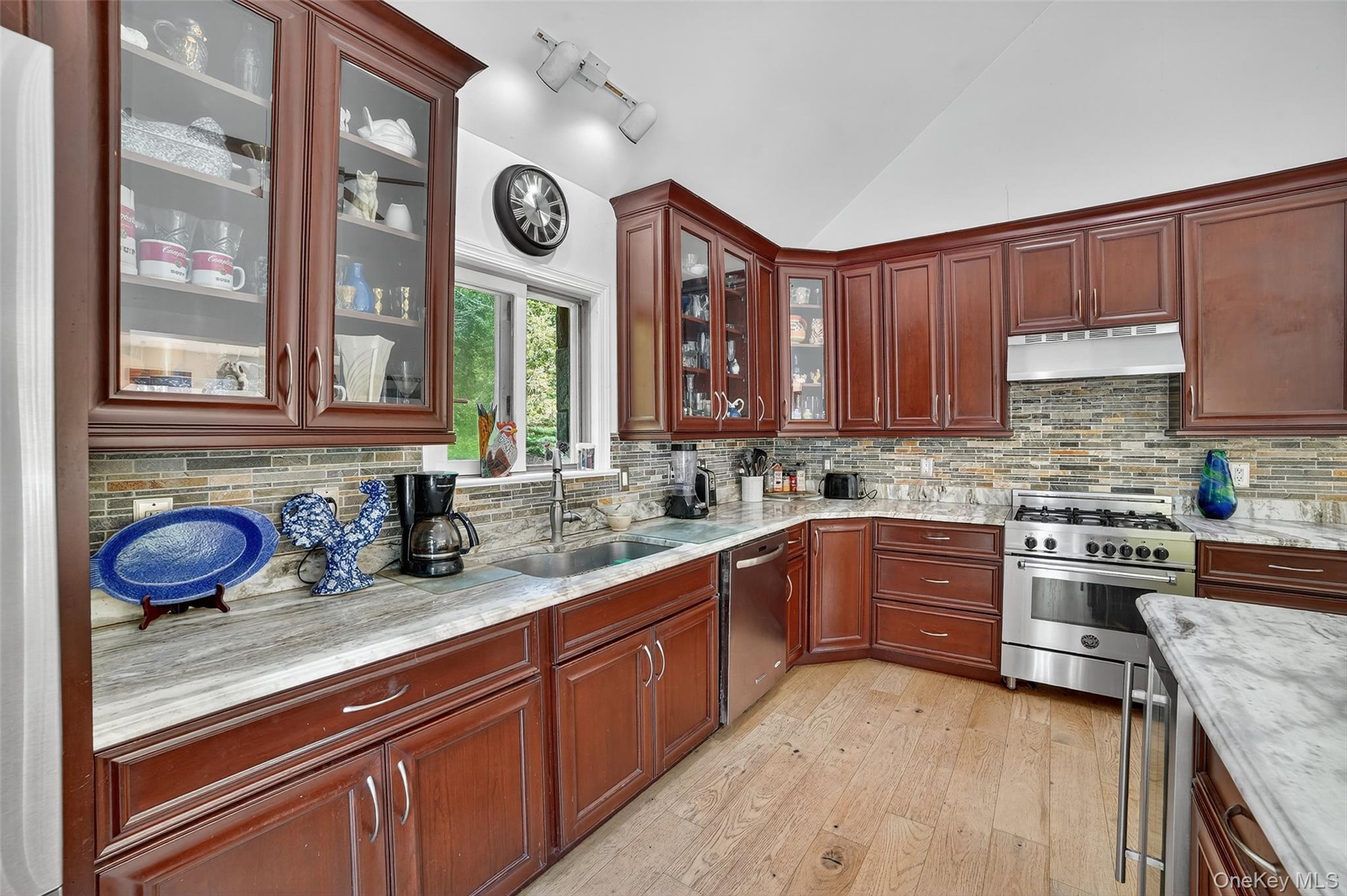 #10 photo, 986 Cliff Avenue, Yorktown Heights , NY 10598