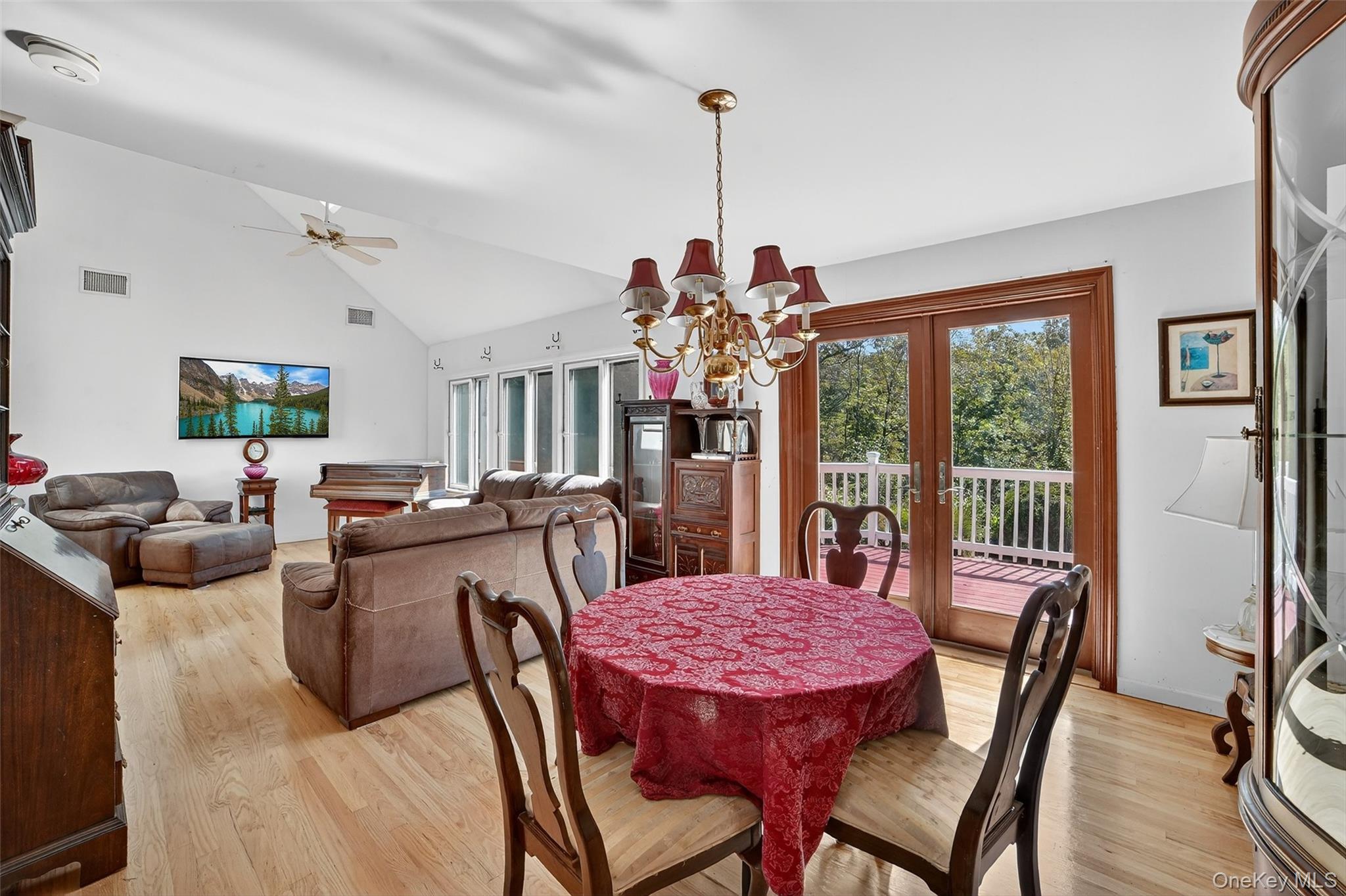 #18 photo, 986 Cliff Avenue, Yorktown Heights , NY 10598