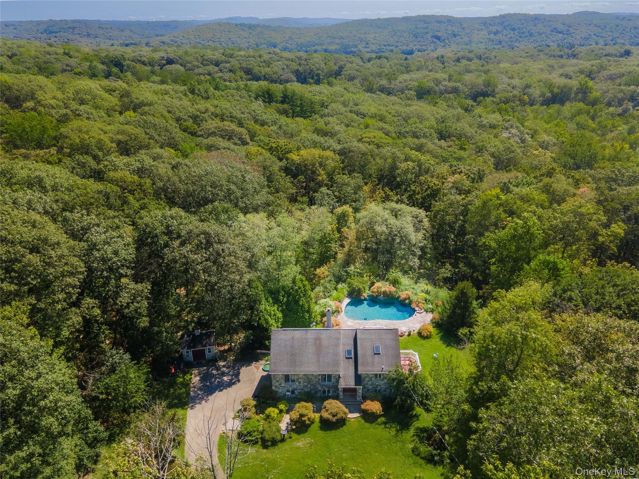 #2 photo, 986 Cliff Avenue, Yorktown Heights , NY 10598