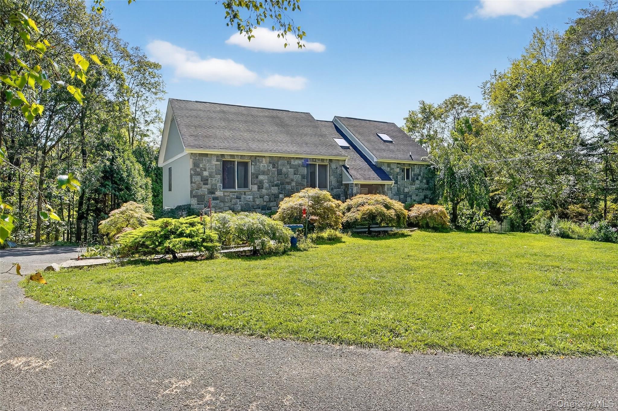 #3 photo, 986 Cliff Avenue, Yorktown Heights , NY 10598