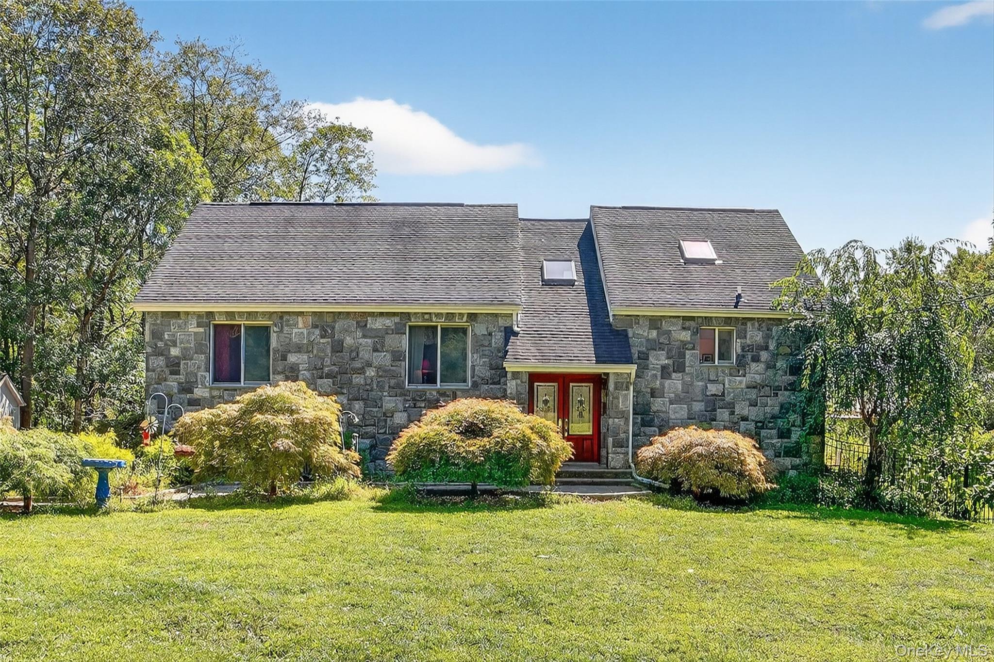 #4 photo, 986 Cliff Avenue, Yorktown Heights , NY 10598