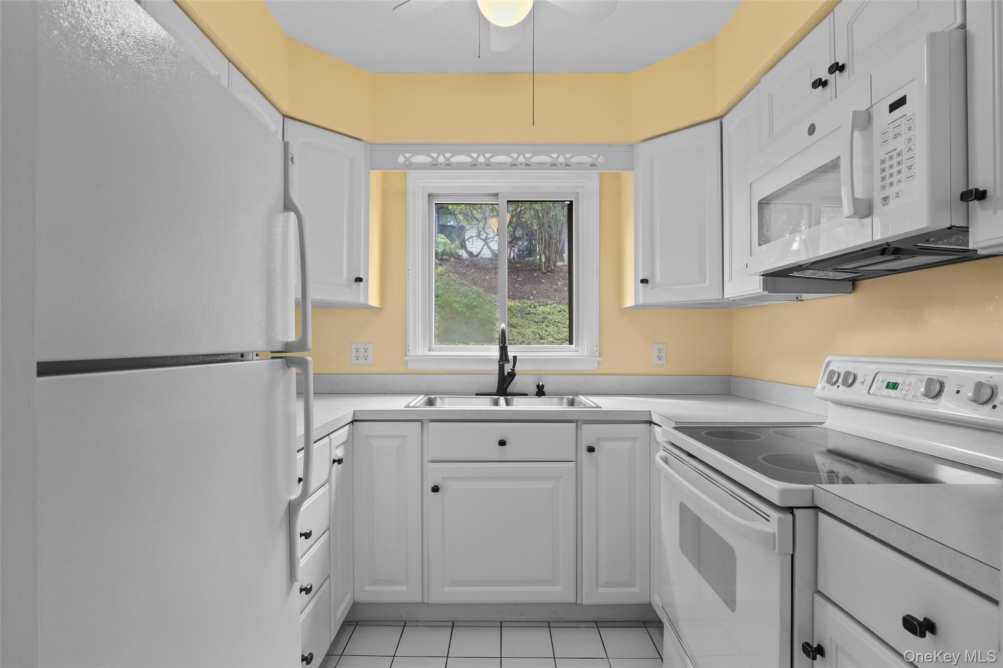 #4 photo, 2 Hampton Court, Yorktown Heights , NY 10598