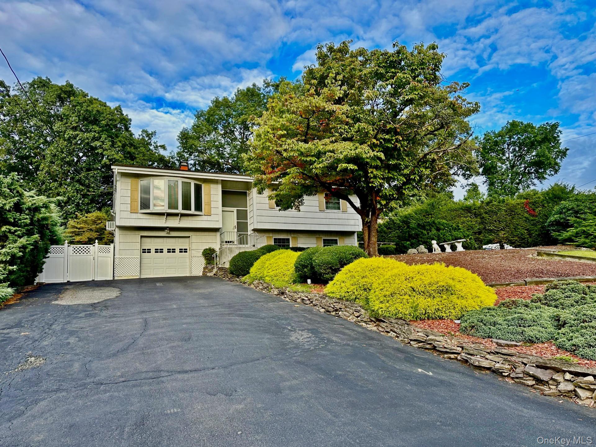 #1 photo, 722 Jacqueline Drive, Valley Cottage , NY 10989