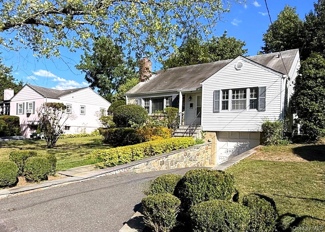 #1 photo, 42 Holly Place, Larchmont , NY 10538