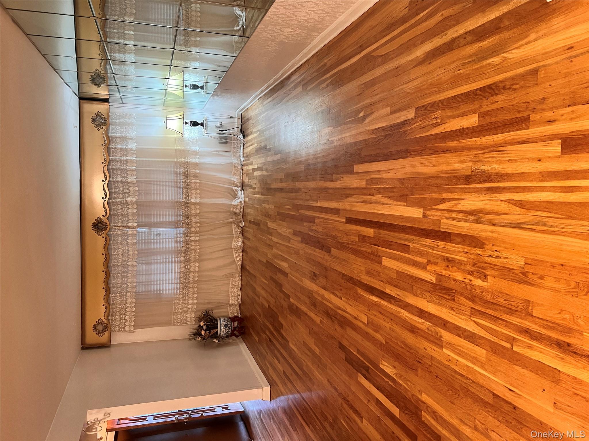 #7 photo, 1047 E 217th Street, Bronx , NY 10469