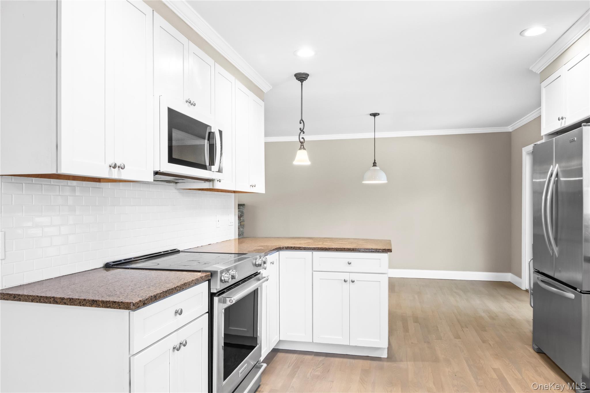 #12 photo, 2 Puritan Path, Port Jefferson , NY 11777