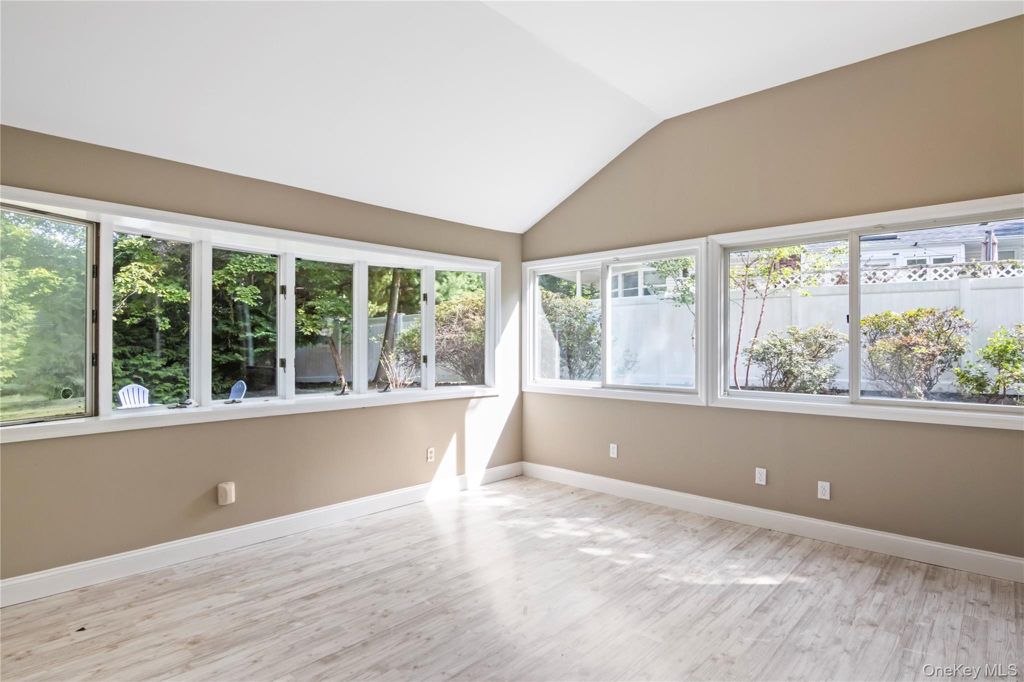 #16 photo, 2 Puritan Path, Port Jefferson , NY 11777