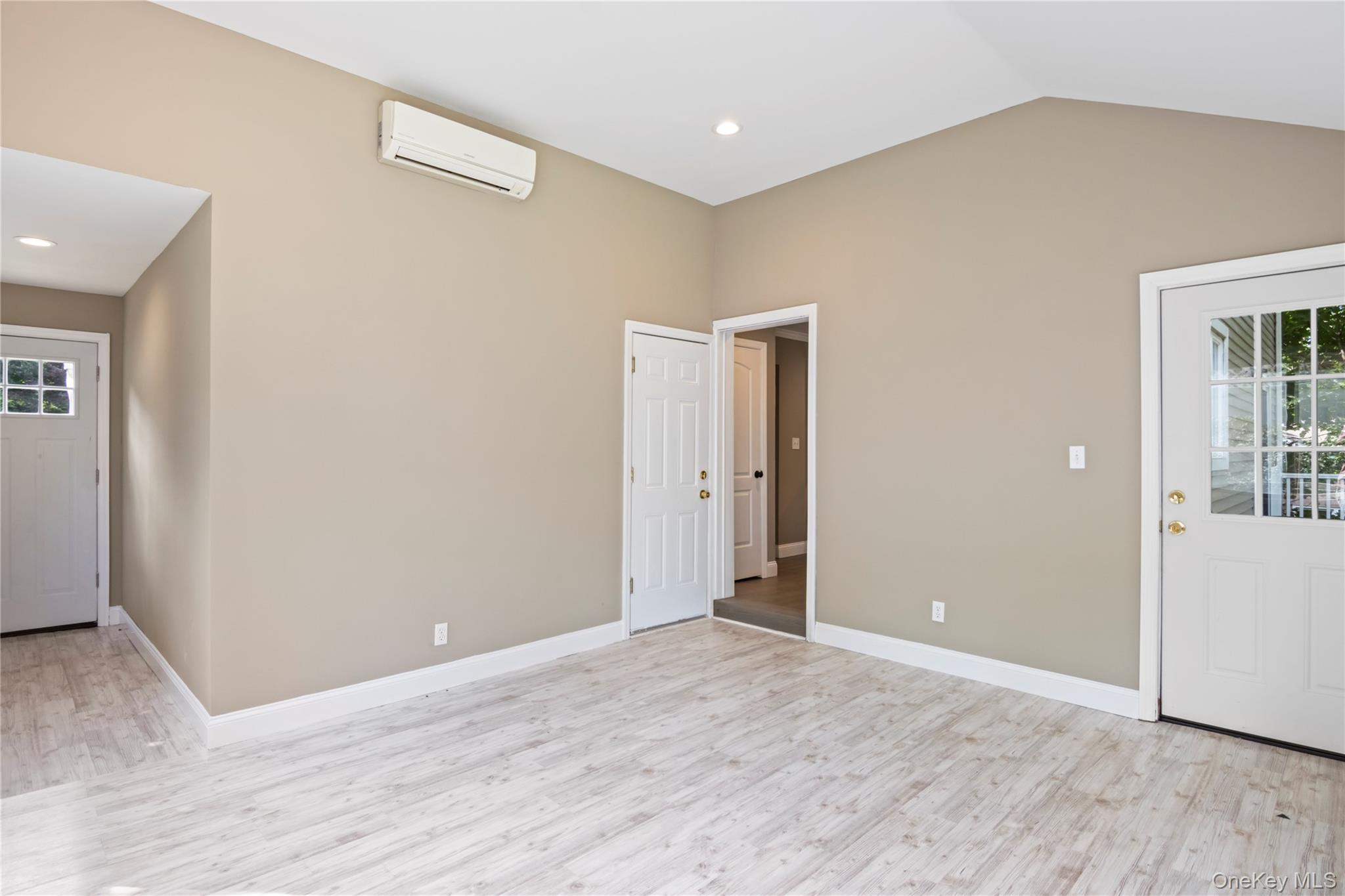 #17 photo, 2 Puritan Path, Port Jefferson , NY 11777