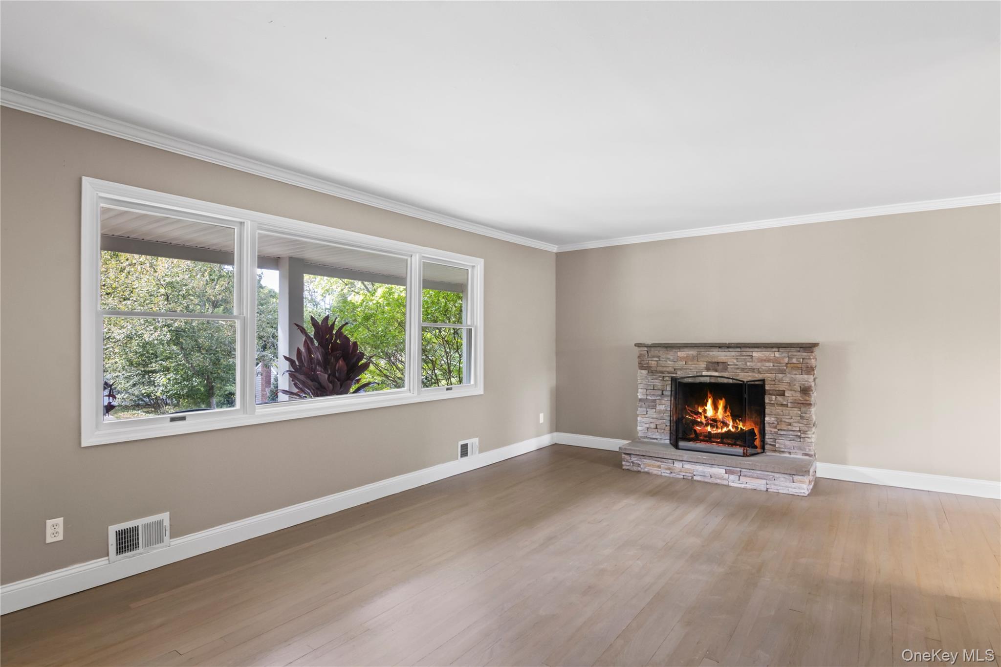 #6 photo, 2 Puritan Path, Port Jefferson , NY 11777