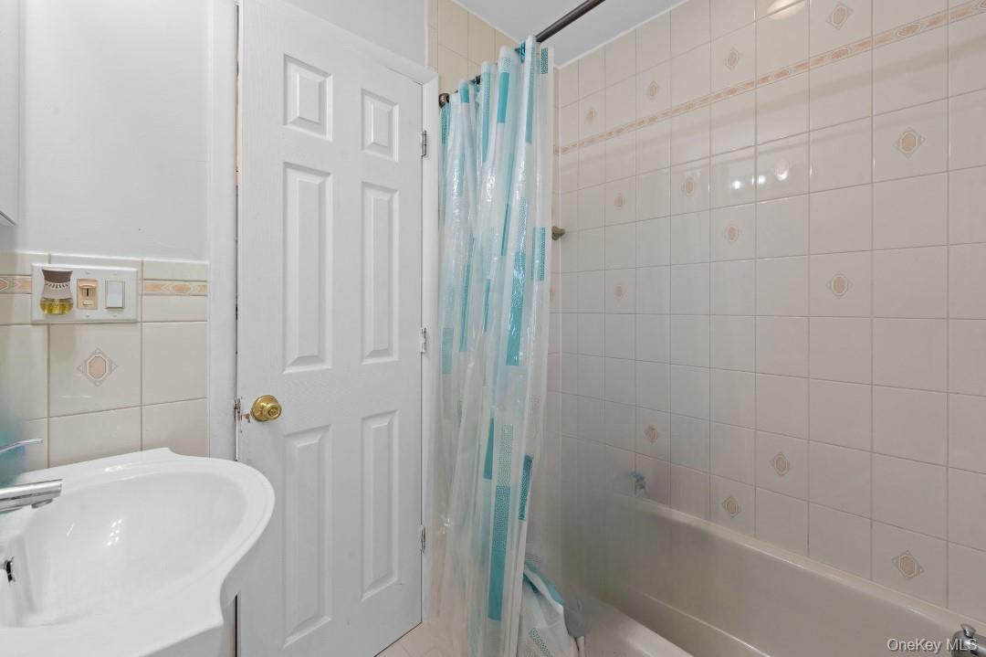 #15 photo, 12054 194th Street, クイーンズ区 Saint Albans , NY 11412