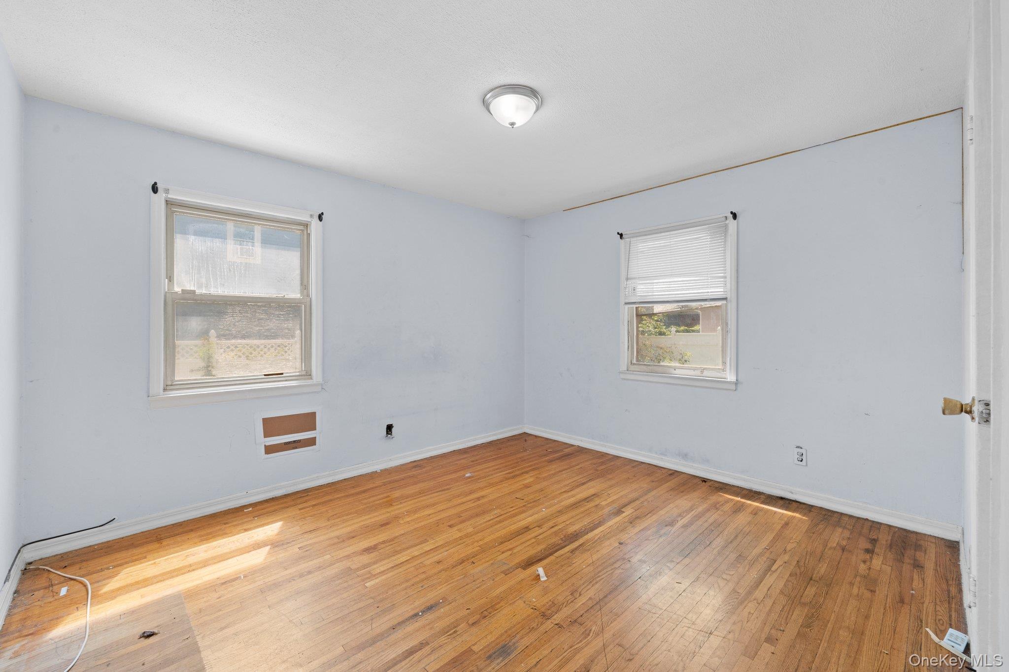 #4 photo, 12054 194th Street, クイーンズ区 Saint Albans , NY 11412