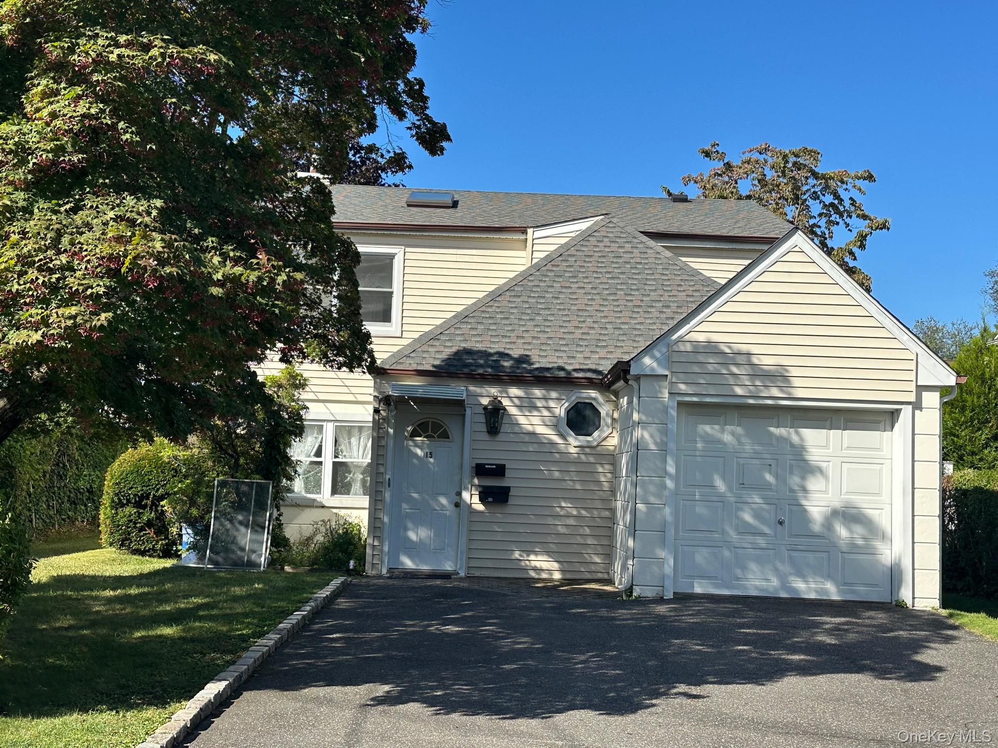 #1 photo, 15 Manhasset Avenue, ناسو Port Washington , NY 11050