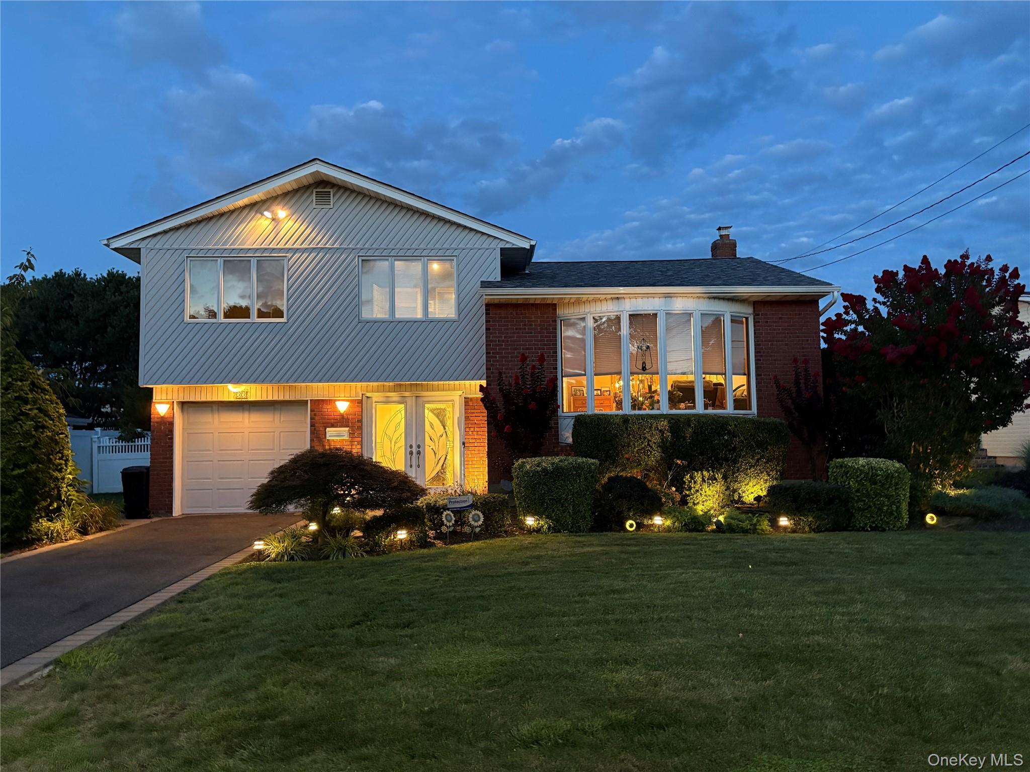 #1 photo, 33 W End Avenue, Massapequa , NY 11758