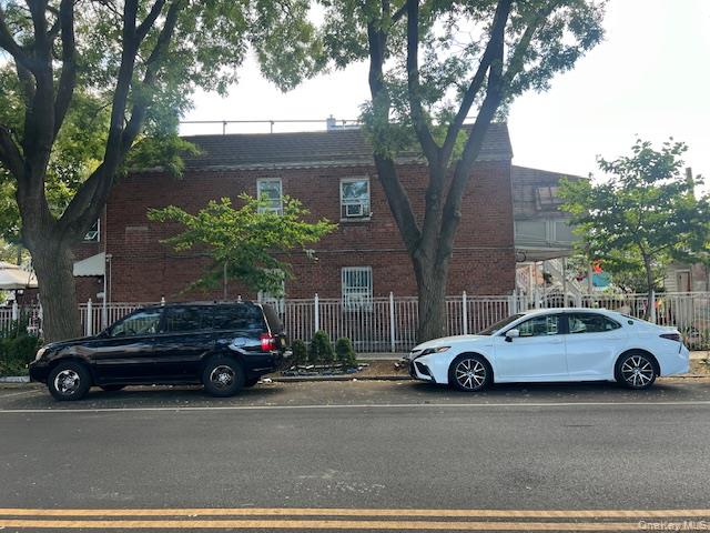 #1 photo, 2502 73rd Street, クイーンズ区 East Elmhurst , NY 11370