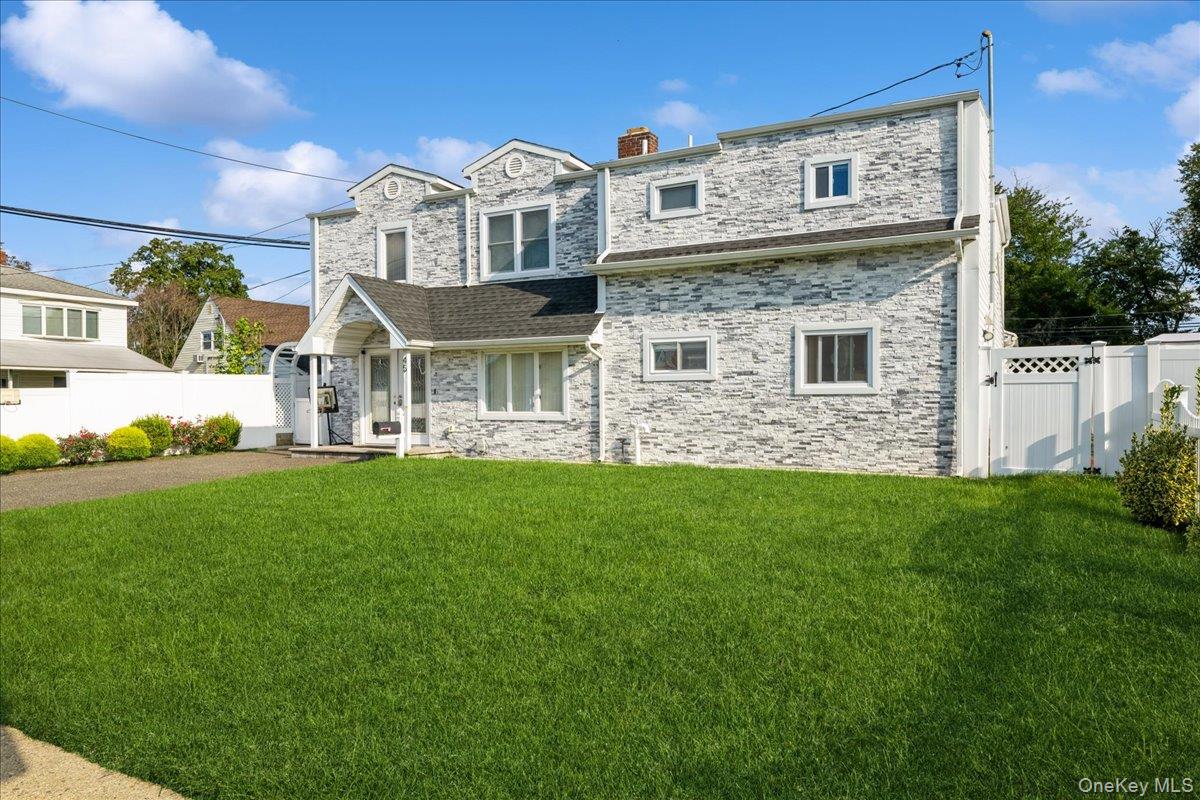 #3 photo, 45 Universe Drive, Levittown , NY 11756