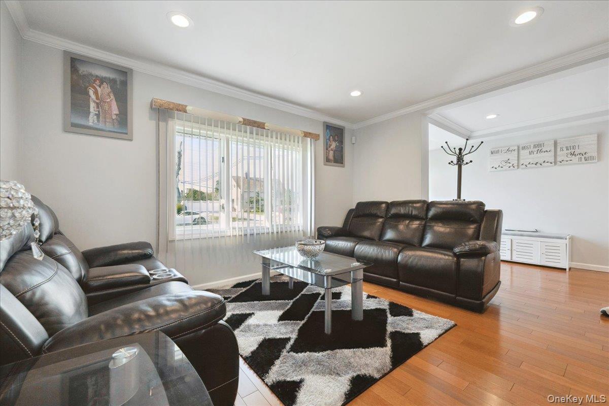 #6 photo, 45 Universe Drive, Levittown , NY 11756