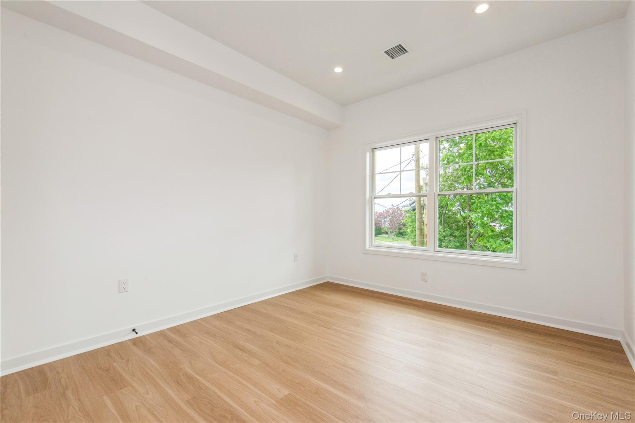 #10 photo, 418 Atlantic Avenue, Oceanside , NY 11572