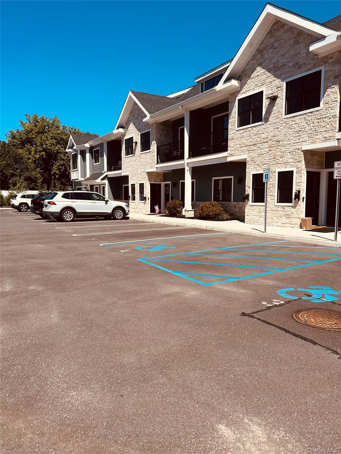 #19 photo, 418 Atlantic Avenue, Oceanside , NY 11572