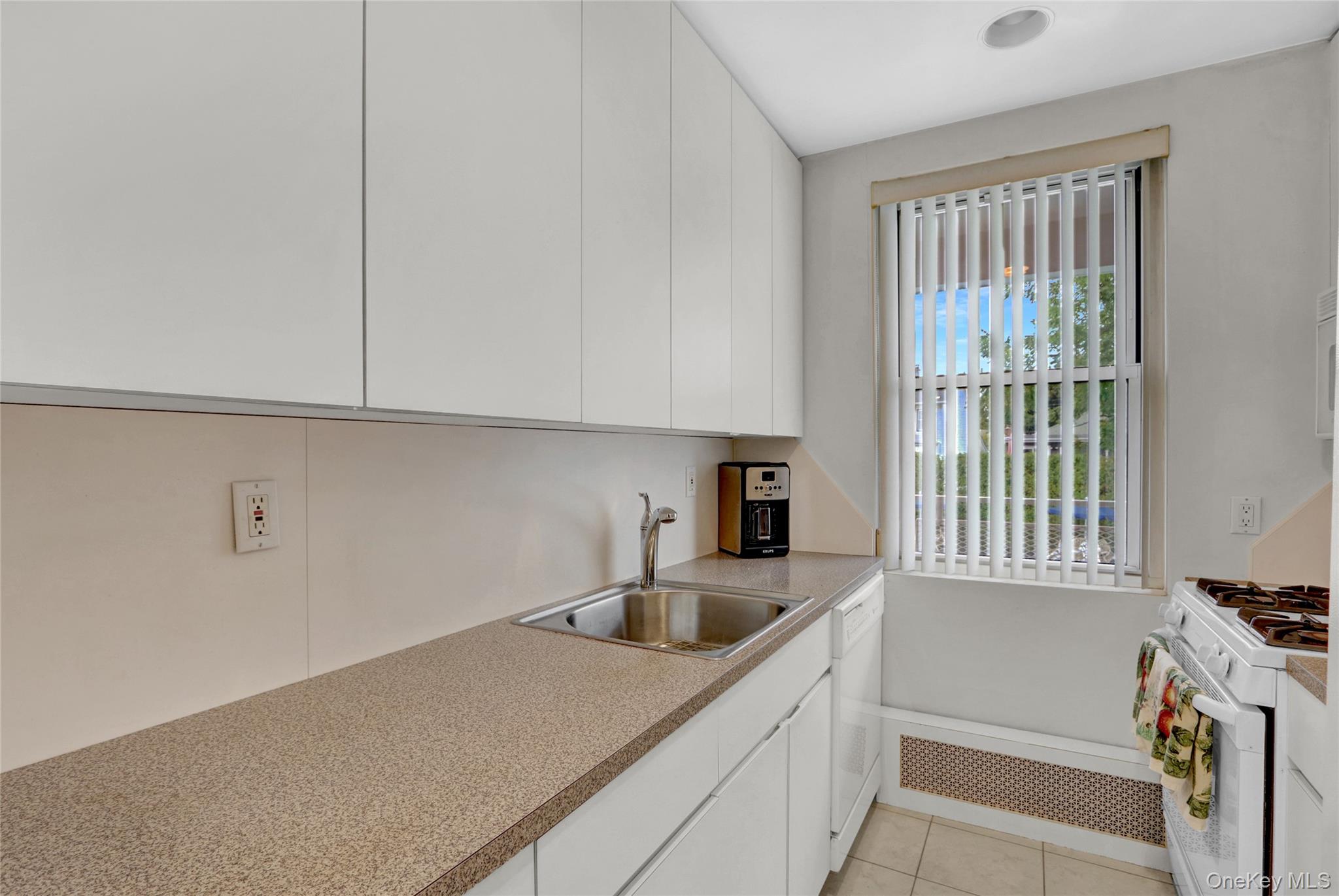 #15 photo, 20 Daley Place, Lynbrook , NY 11563