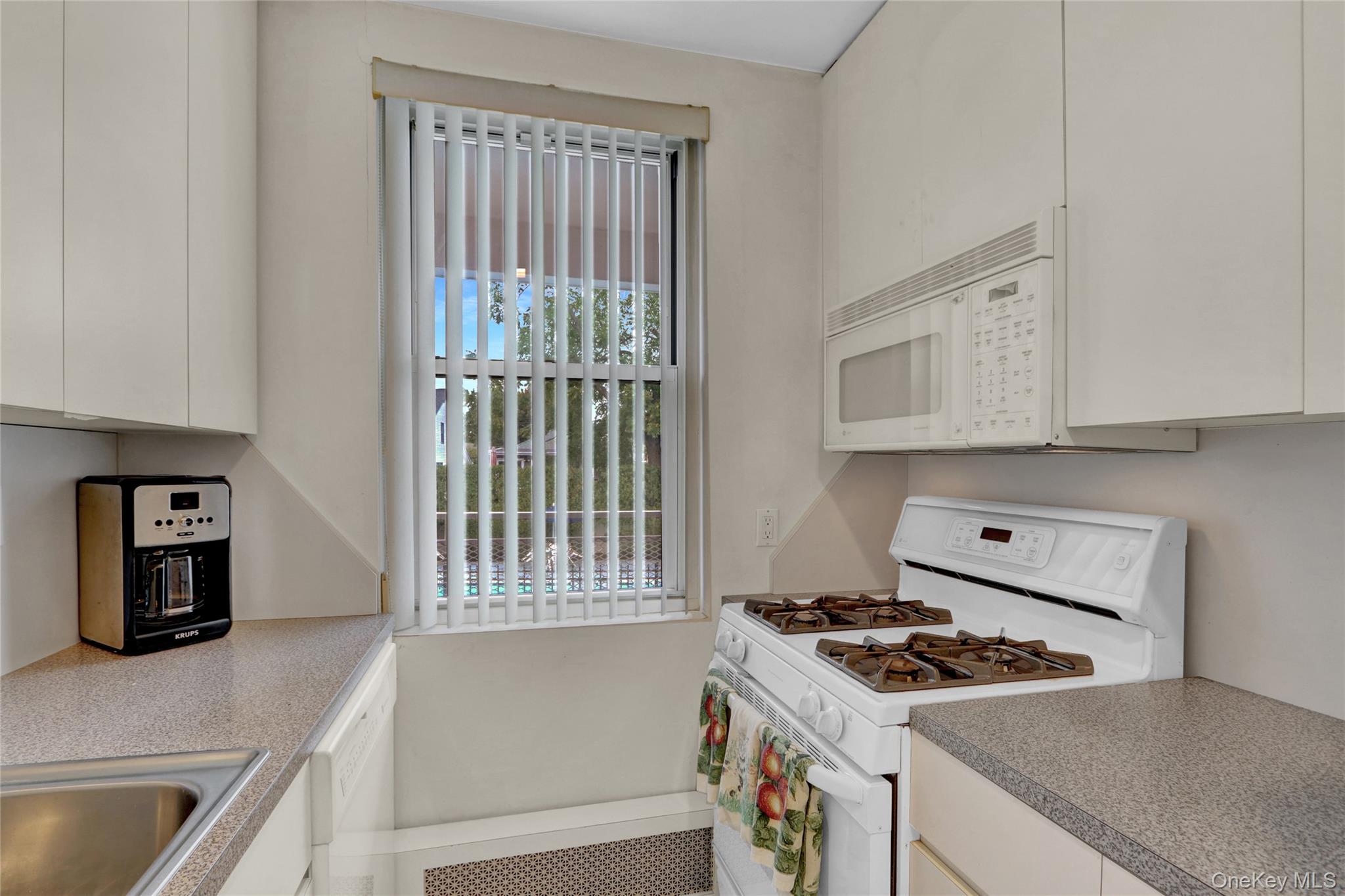 #16 photo, 20 Daley Place, Lynbrook , NY 11563