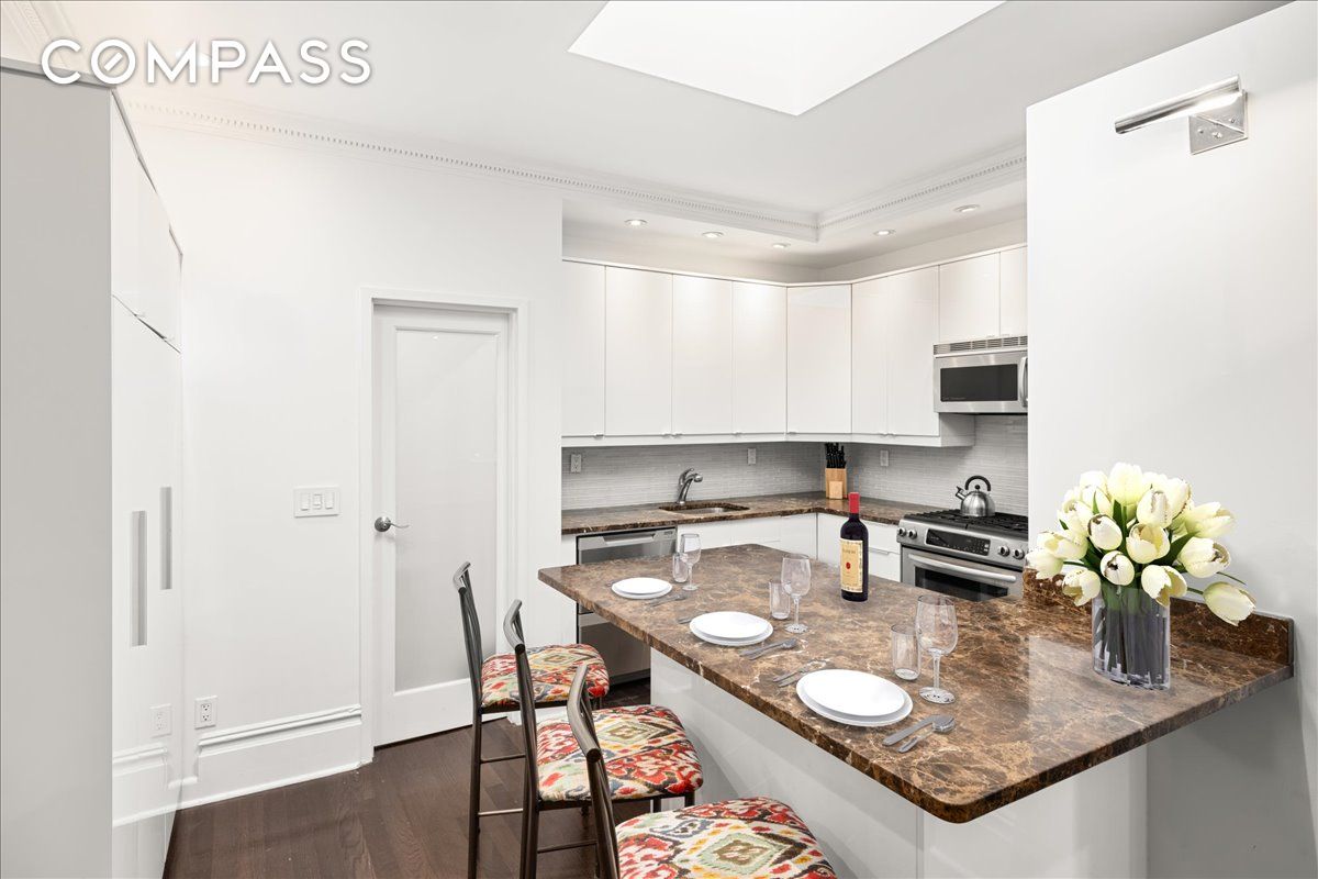 #4 photo, 529 W 42nd Street, マンハッタン Hell's Kitchen , NY 10036