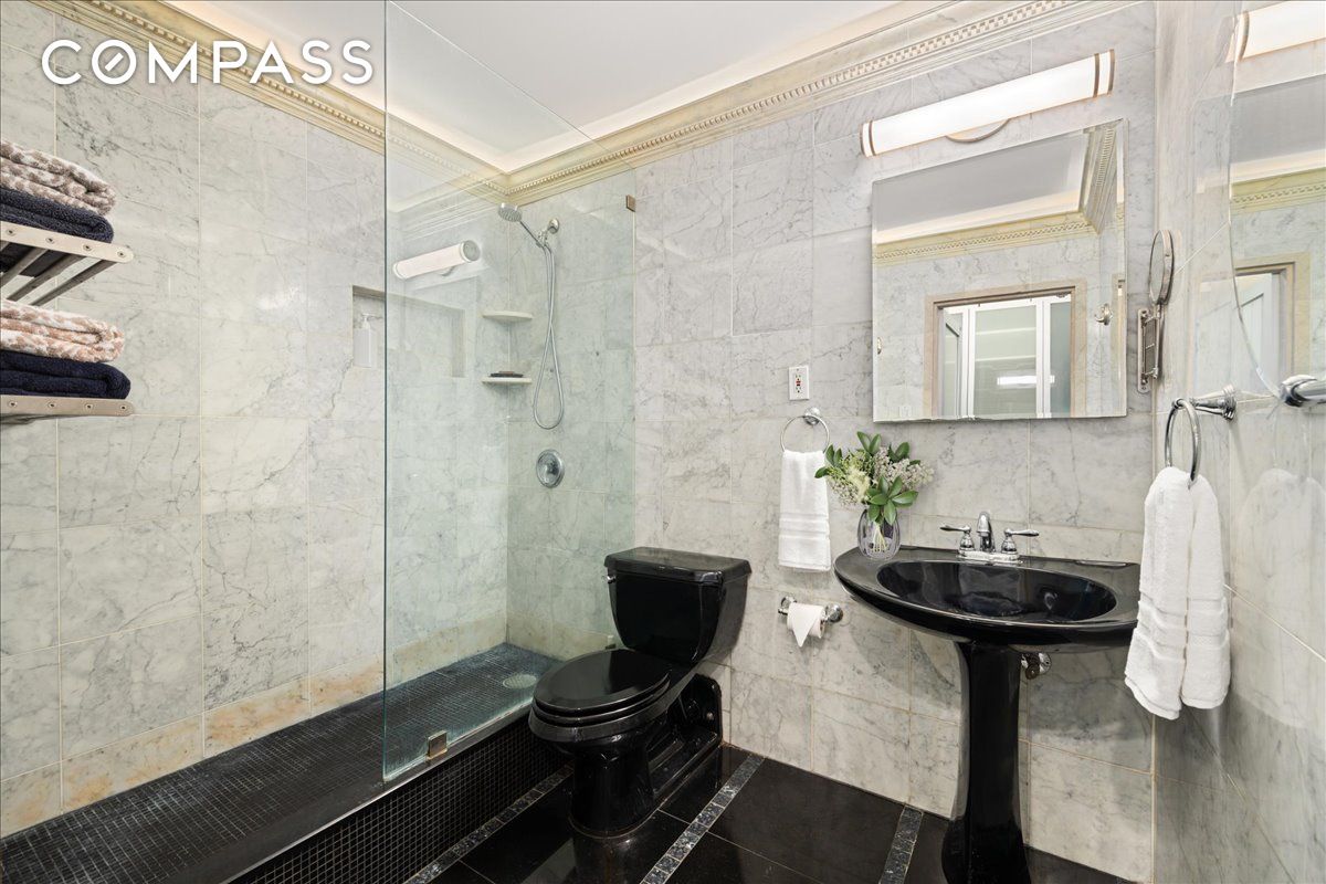 #5 photo, 529 W 42nd Street, マンハッタン Hell's Kitchen , NY 10036