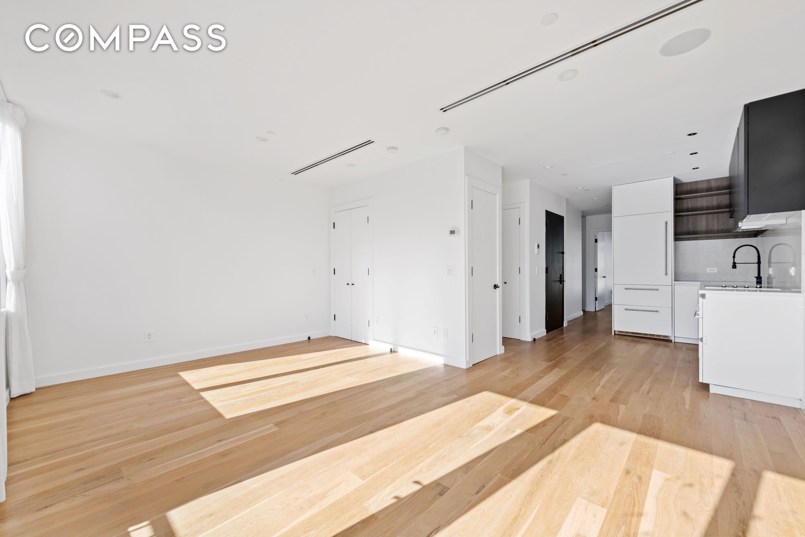 #1 photo, 42 Rochester Avenue, הברונקס Bedford-Stuyvesant , NY 11233