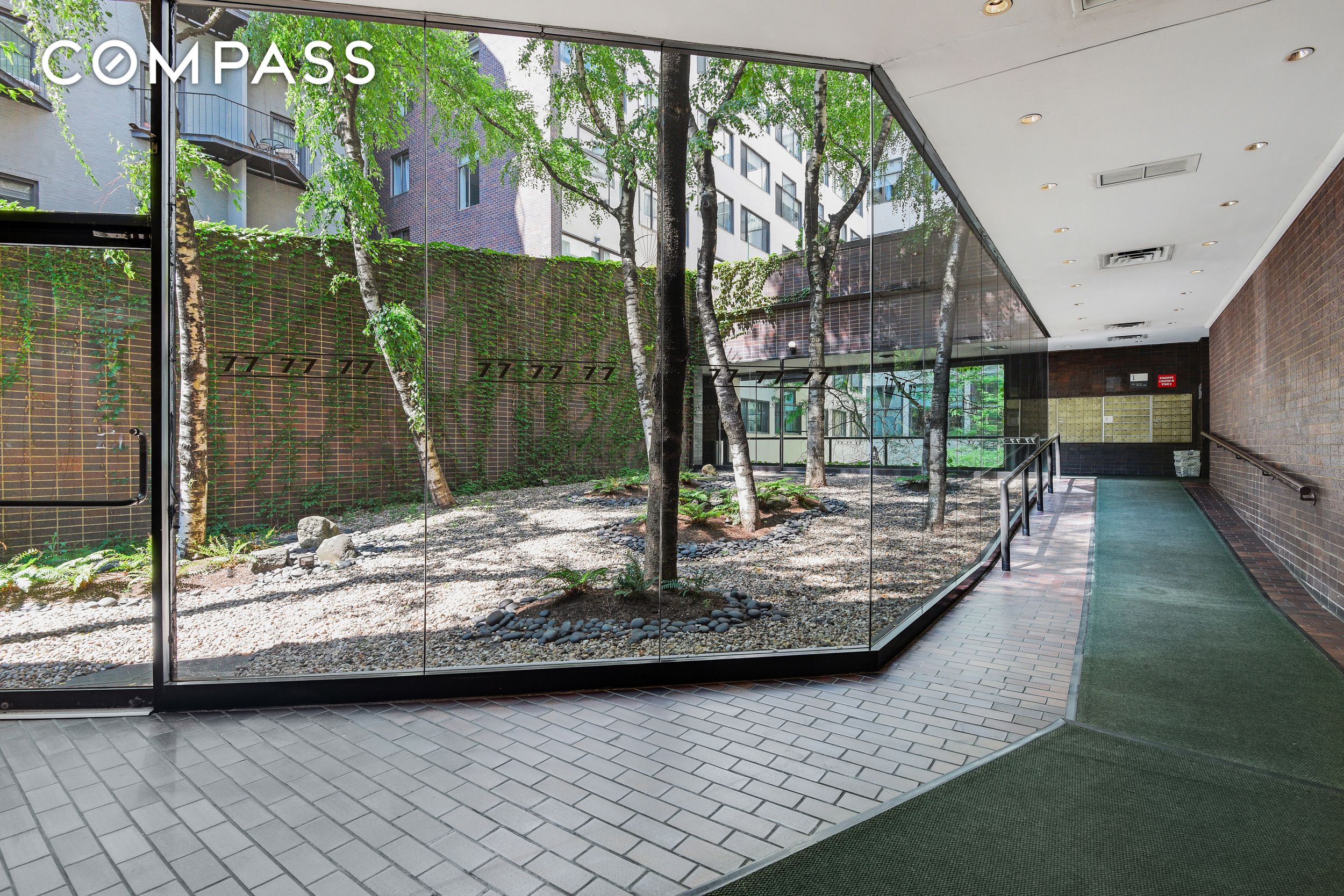 #17 photo, 77 Bleecker Street, マンハッタン Greenwich Village , NY 10012