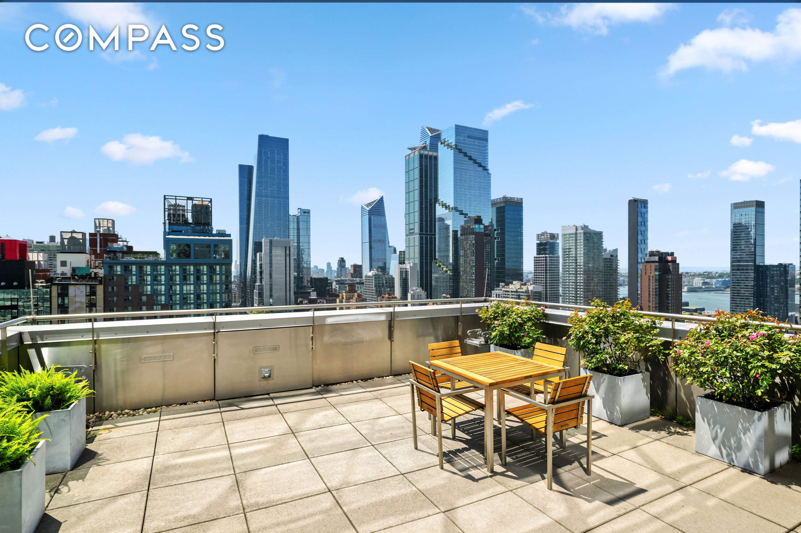 #11 photo, 350 W 42nd Street, マンハッタン Hell's Kitchen , NY 10036