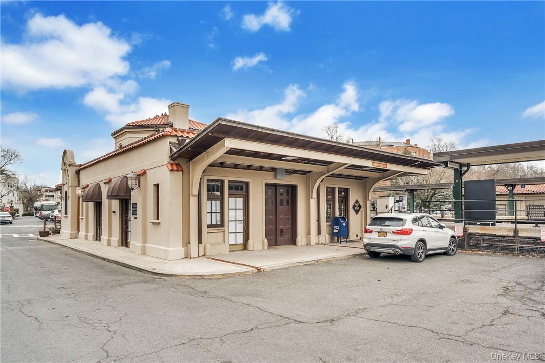 #15 photo, 280 Bronxville Road, Bronxville , NY 10708