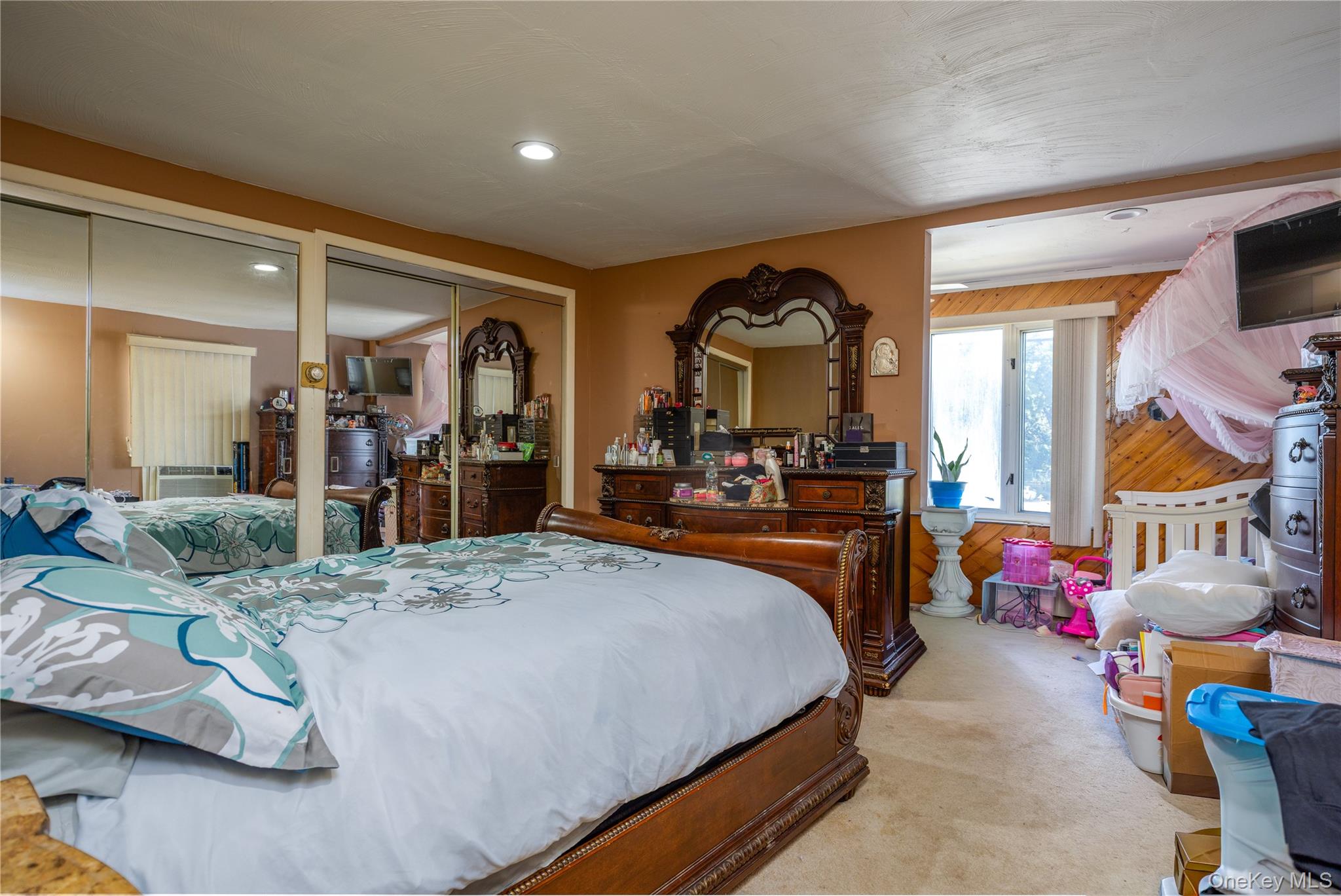 #15 photo, 249 N Macquesten Parkway, Mount Vernon , NY 10550